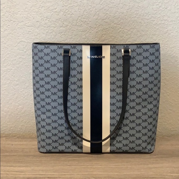 MICHAEL Michael Kors Handbags - Michael Kors Morgan LG tote